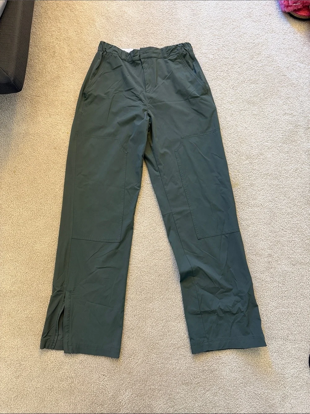 ALO Yoga Flip It Trouser in Dark Cactus